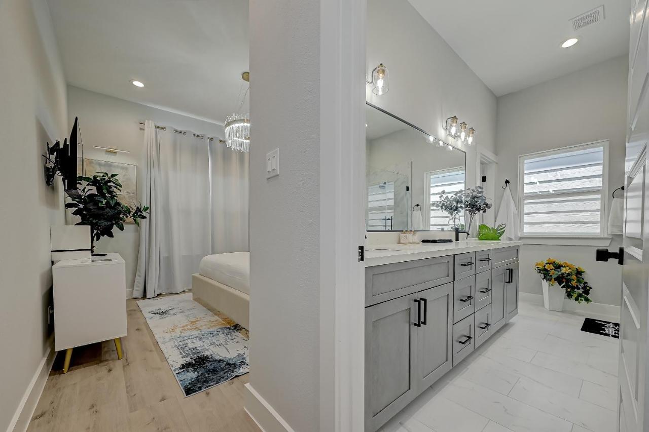 ヒューストン Elegant 3Br Haven- Games, Luxury & Lush Gardenヴィラ エクステリア 写真
