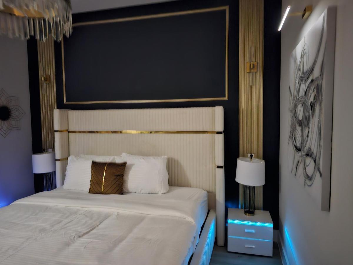 ヒューストン Elegant 3Br Haven- Games, Luxury & Lush Gardenヴィラ エクステリア 写真